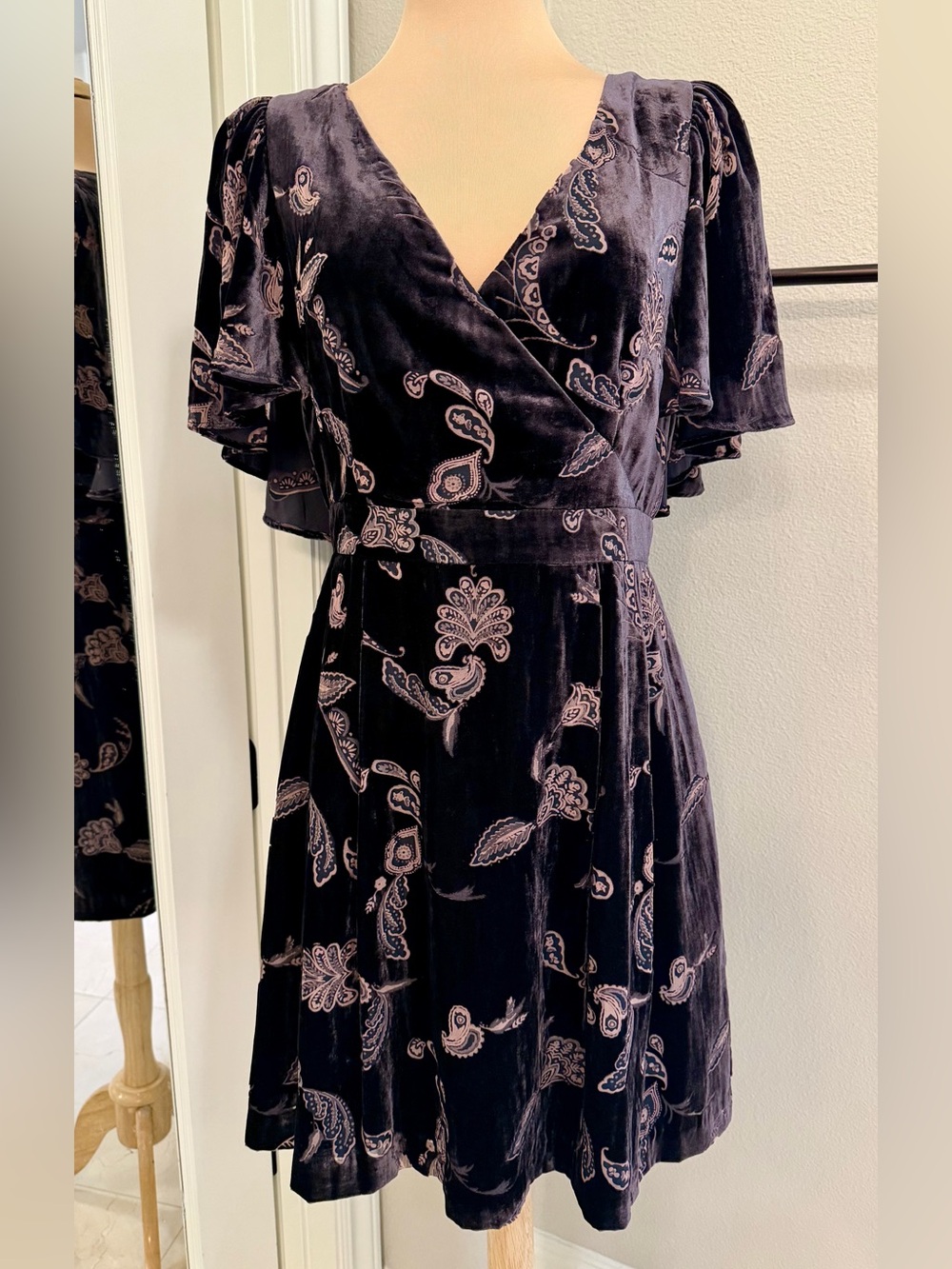 Eliza J Velvet Cape Sleeve Paisley Cocktail Dress Size 12